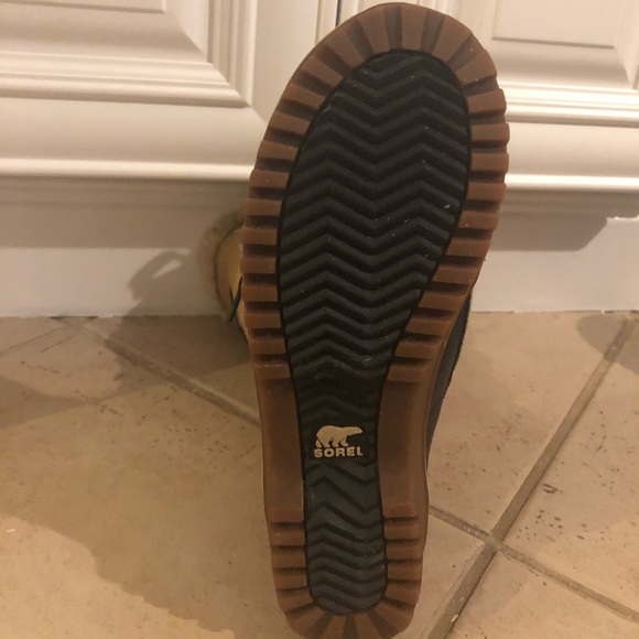 Women’s Sorel Boots size 6.5 (GUC) - Picture 4 of 5